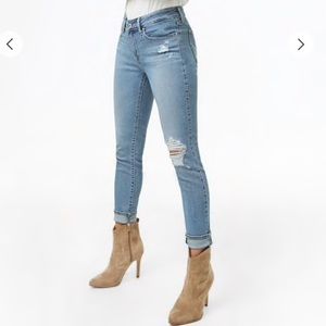 NWT Levi’s distressed Skinny jeans